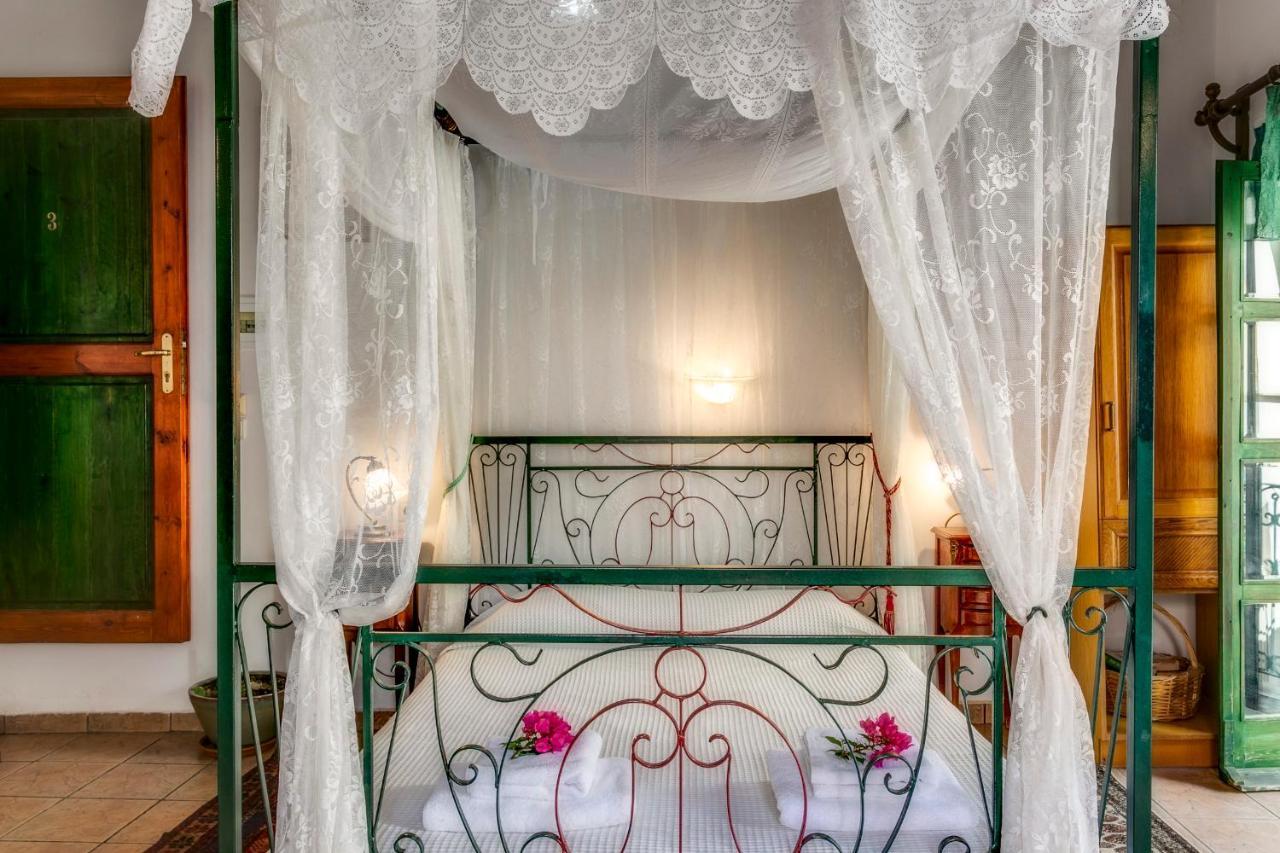 Ifigenia Trad.rooms In Oldtown By.marios חאניה